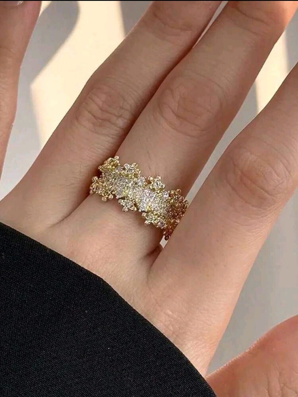 BRAND NEW ** Gold Floral Crystal Band Cuff Ring